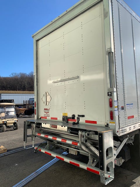Liftgates | NJTTS | North Jersey Trailer & Truck Service, Inc.